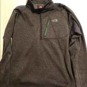 North Face men’s pullover size large